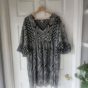 Anthropologie Black and White Patterned Dress Size L includes Black Slip To Wear